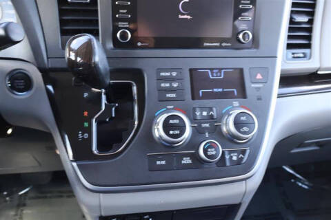 2020 Toyota Sienna XLE 8-Passenger