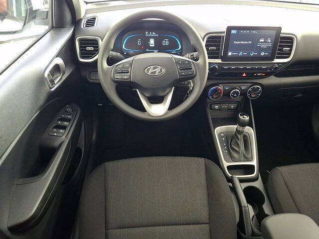 2026 Hyundai Venue SE