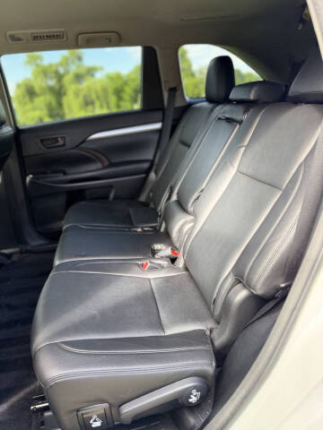 2016 Toyota Highlander LE