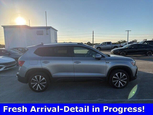 2024 Volkswagen Taos SE