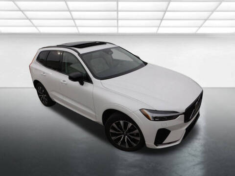 2024 Volvo XC60 B5 Core Dark Theme