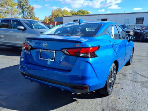 2024 Nissan Versa SR