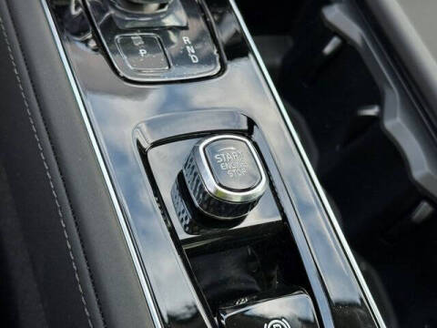 2025 Volvo XC90 T8 Plus Bright Theme 7P