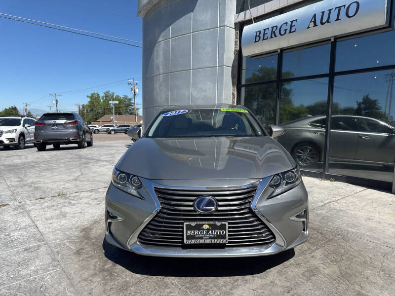 2017 Lexus ES 300h