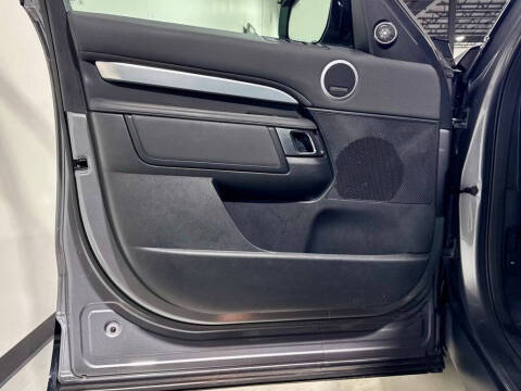 2020 Land Rover Discovery Landmark Edition