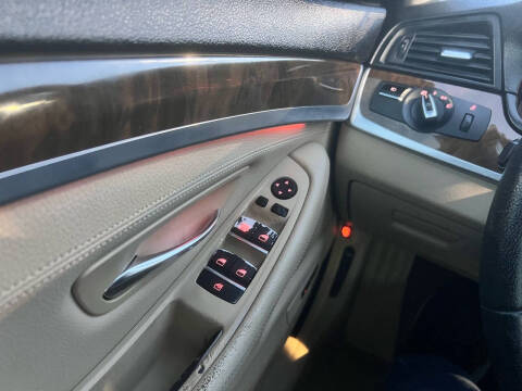 2012 BMW 5 Series 528i