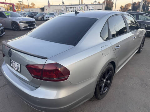 2014 Volkswagen Passat 1.8T Wolfsburg Edition PZEV