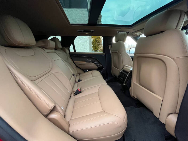 2024 Land Rover Range Rover Sport P360 SE