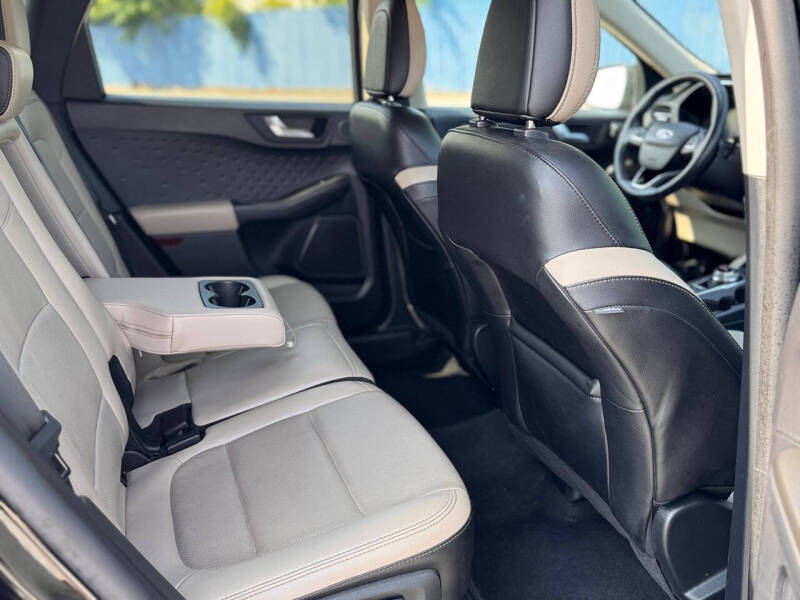 2020 Ford Escape Titanium