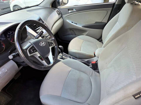 2014 Hyundai Accent SE