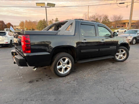 2011 Chevrolet Avalanche LS
