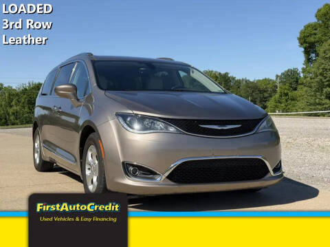 2017 Chrysler Pacifica Touring-L Plus