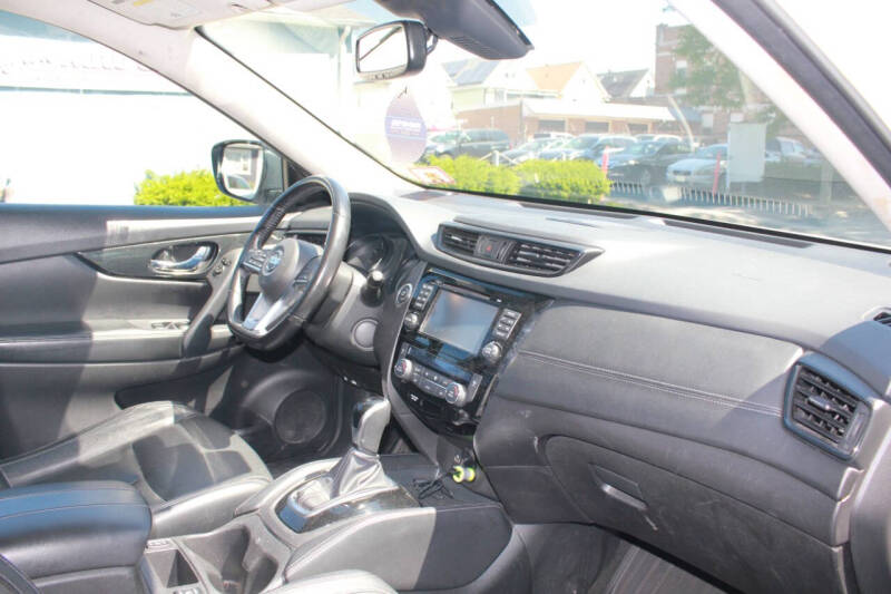 2017 Nissan Rogue SL
