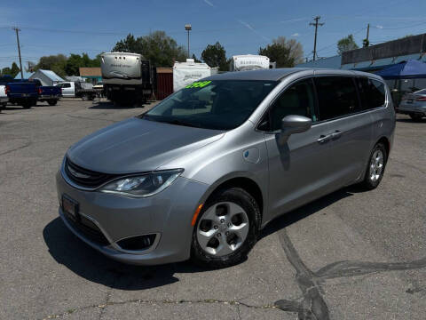 2017 Chrysler Pacifica Hybrid Touring Plus