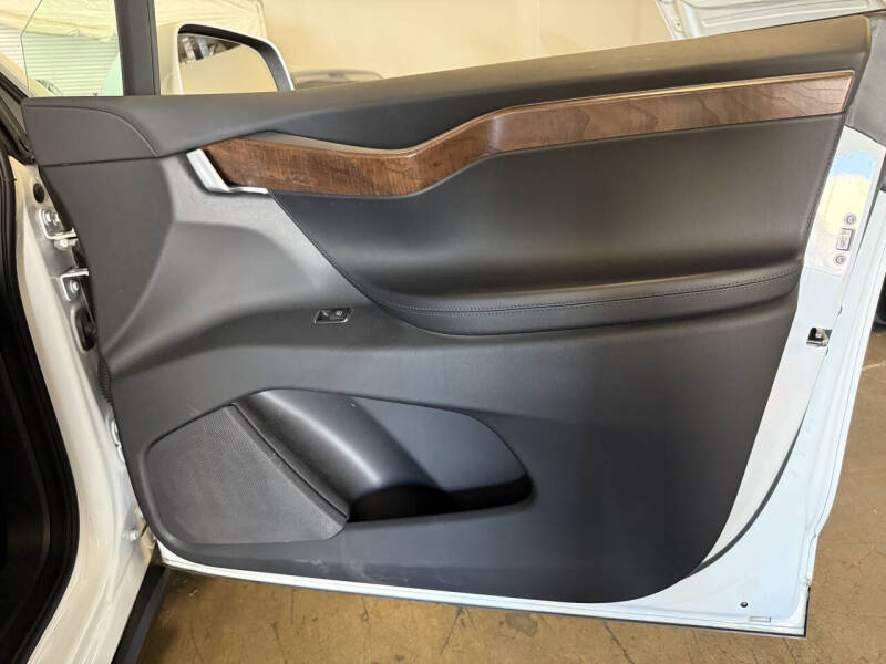 2020 Tesla Model X Long Range Plus