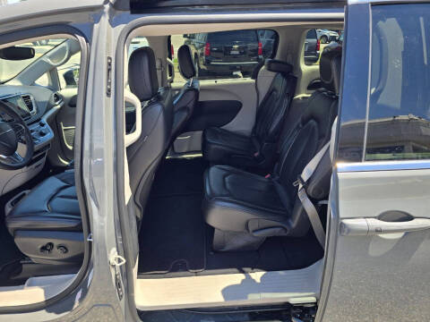 2023 Chrysler Pacifica Touring L