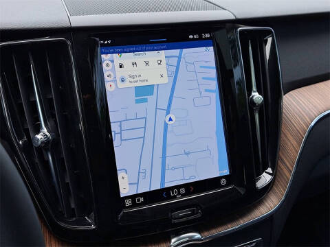 2022 Volvo XC60 B5 Momentum