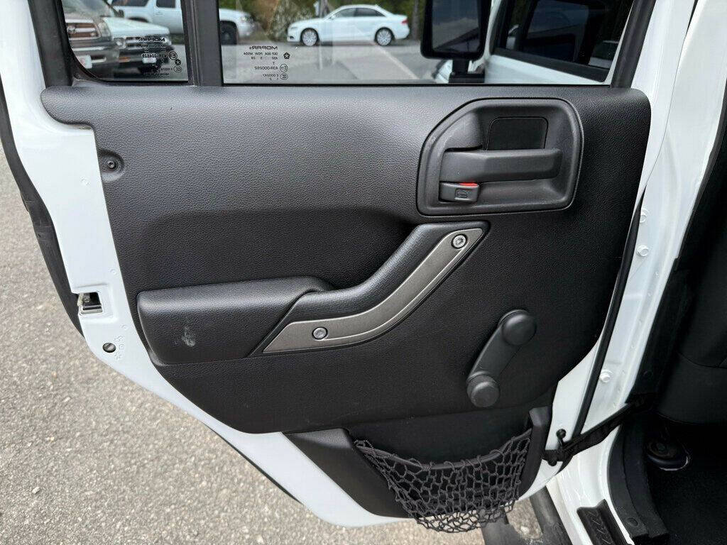 2015 Jeep Wrangler Unlimited 36