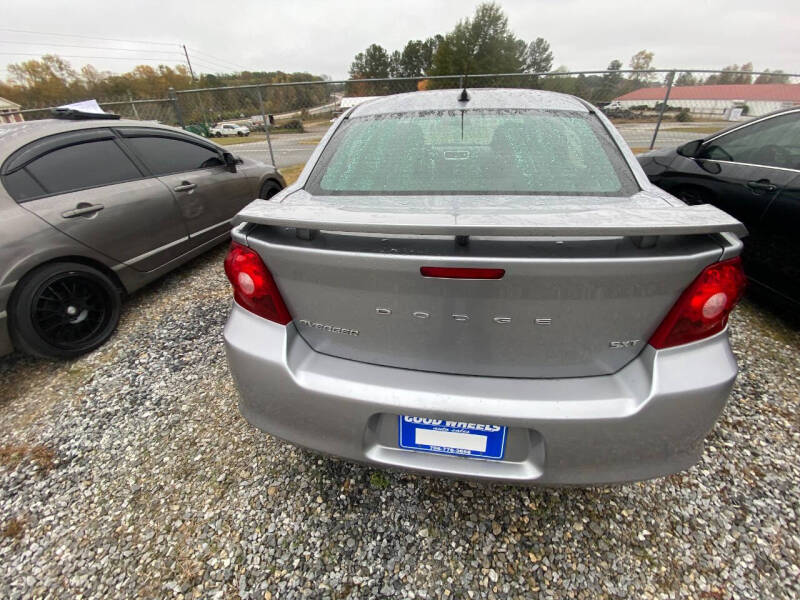 2013 Dodge Avenger SXT photo 10