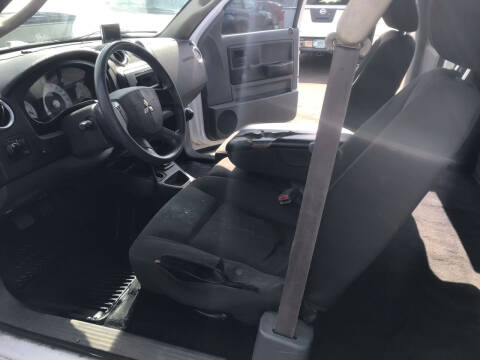 2007 Mitsubishi Raider LS