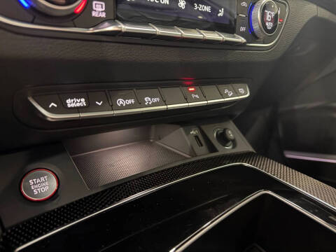 2024 Audi SQ5 3.0T quattro Premium Plus