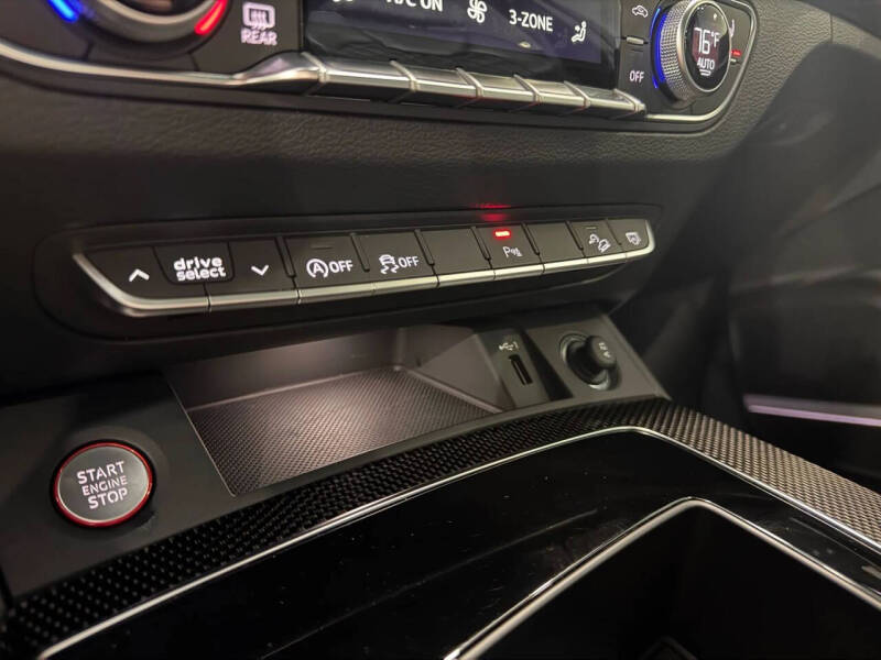 2024 Audi SQ5 3.0T quattro Premium Plus