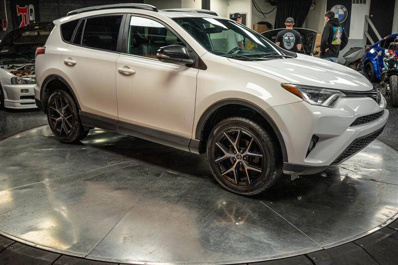 2017 Toyota RAV4 SE