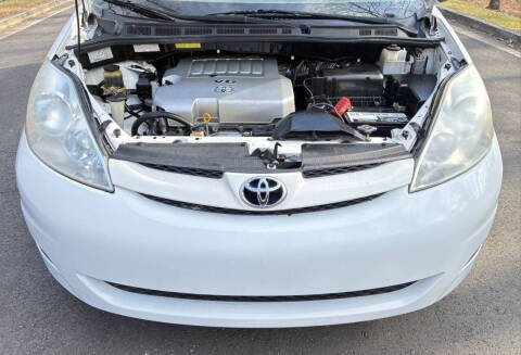 2008 Toyota Sienna LE 7-Passenger