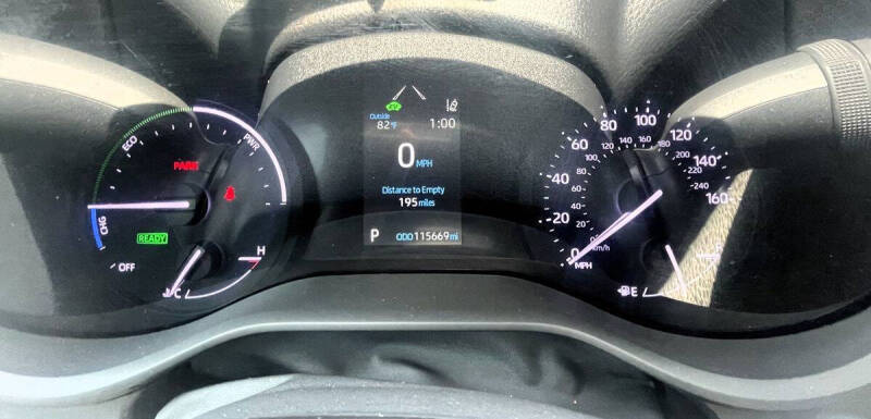 2022 Toyota Sienna LE 8-Passenger