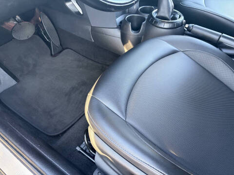 2016 MINI Hardtop 4 Door Cooper