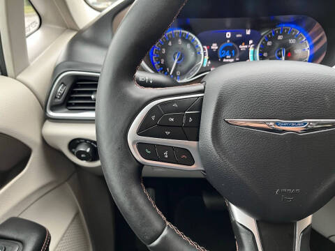 2017 Chrysler Pacifica Touring-L Plus