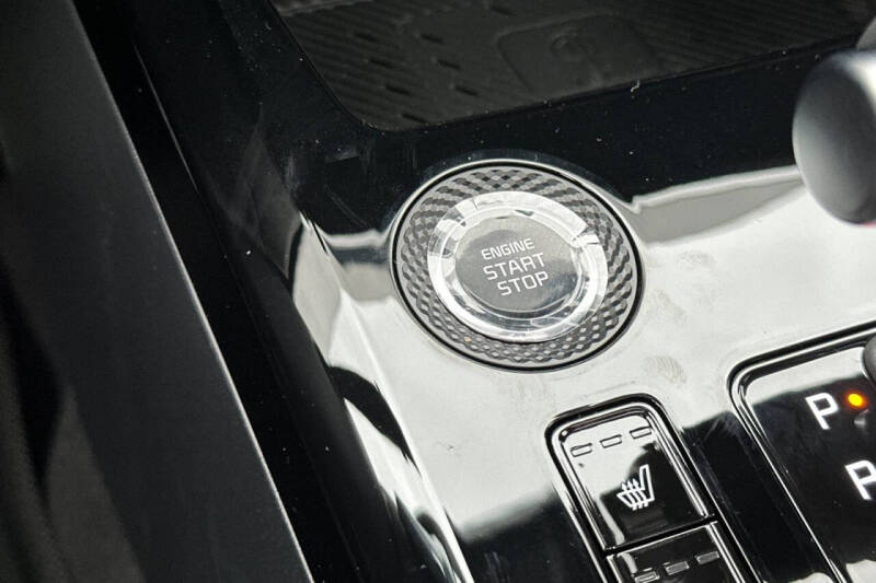 2025 Kia Niro SX Touring