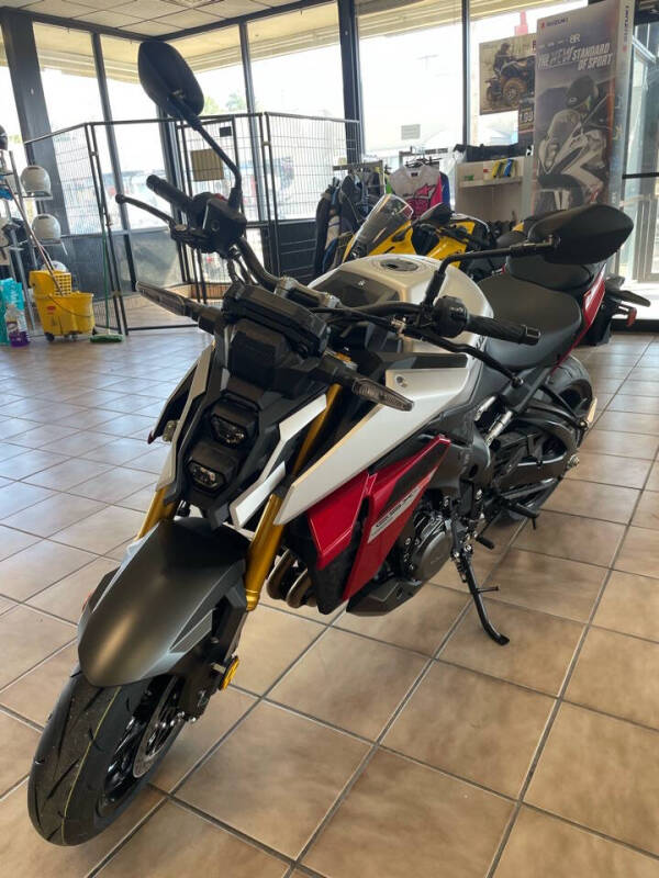 2024 Suzuki GSX-S1000