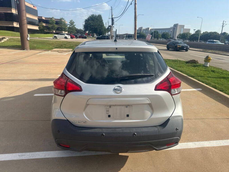 2020 Nissan Kicks S