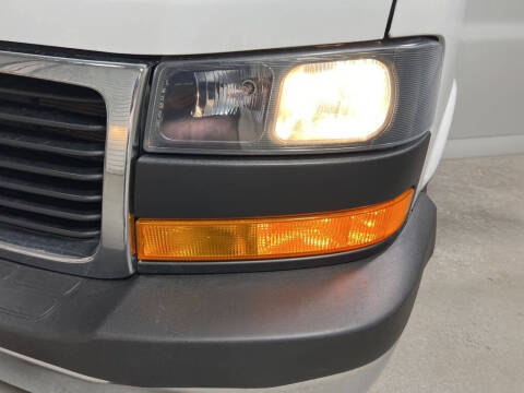 2023 GMC Savana 2500