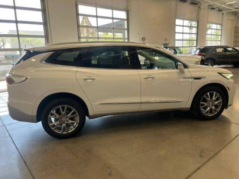 2023 Buick Enclave Essence