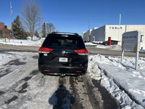 2014 Toyota Sienna XLE 7-Passenger