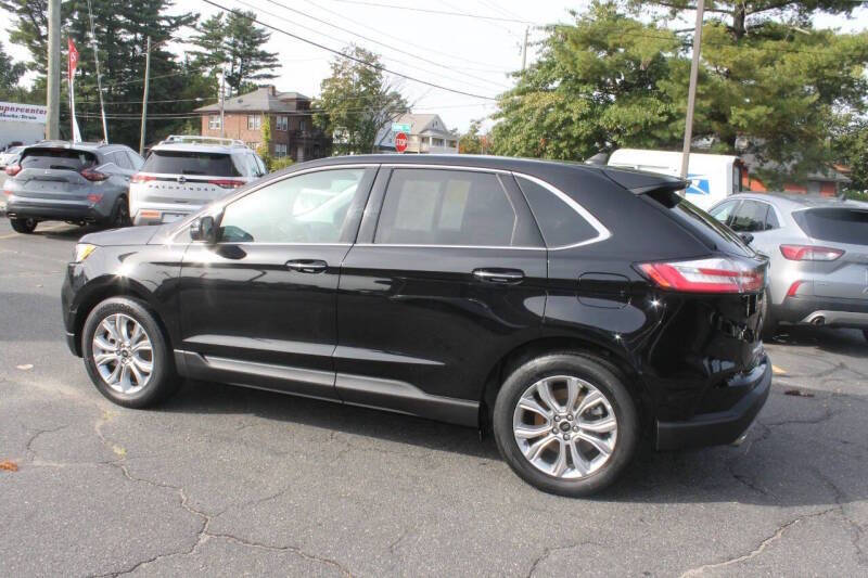 2024 Ford Edge Titanium