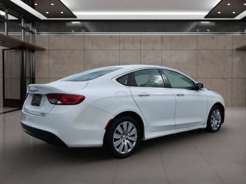 2015 Chrysler 200 LX