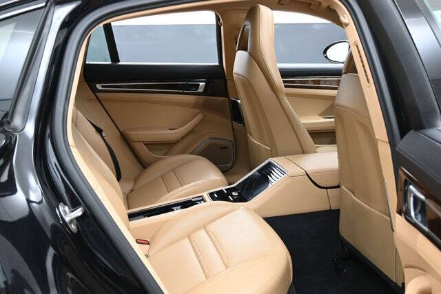 2023 Porsche Panamera