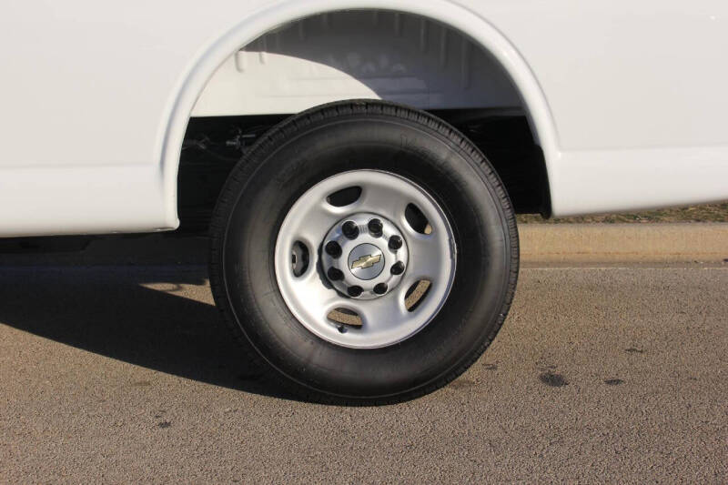 2025 Chevrolet Express 3500