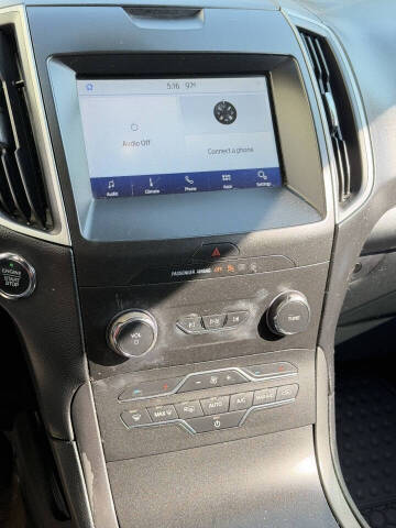2020 Ford Edge SE