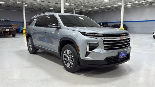 2024 Chevrolet Traverse LT