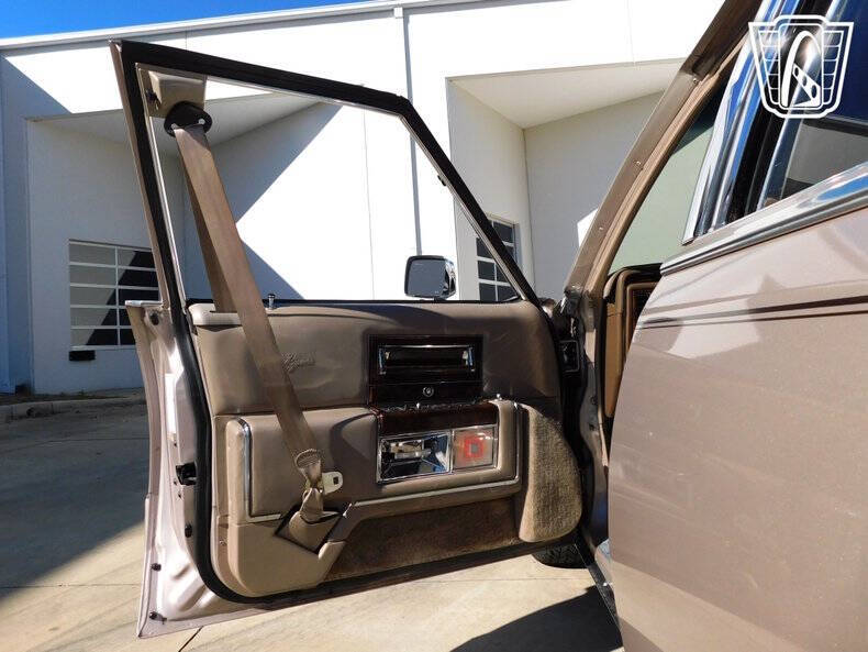 1991 Cadillac Brougham