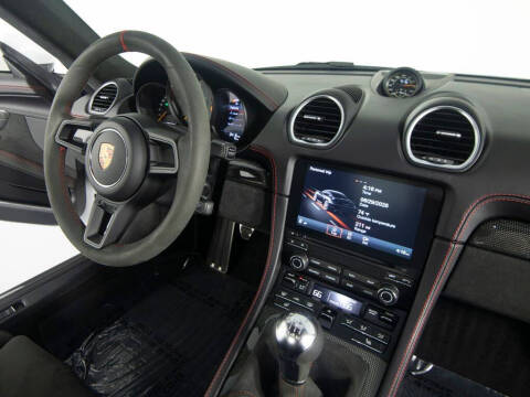 2022 Porsche 718 Cayman GT4