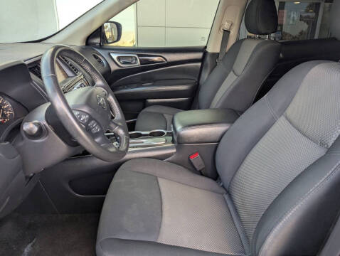 2020 Nissan Pathfinder SV