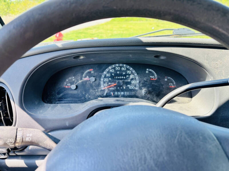 2003 Ford E-Series E-250