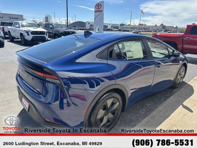 2025 Toyota Prius LE