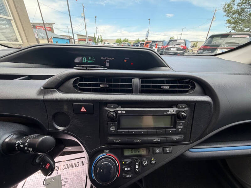 2013 Toyota Prius c Two