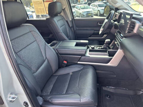 2023 Toyota Sequoia SR5